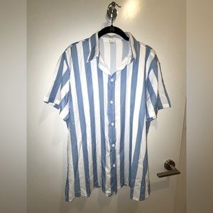 💛 Bundle -$4 Men's stripe shirt